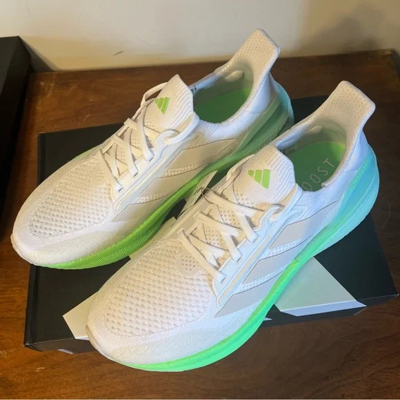 NWT ADIDAS Ultraboost 5X Women’s Running Shoes - Picture 5 of 8